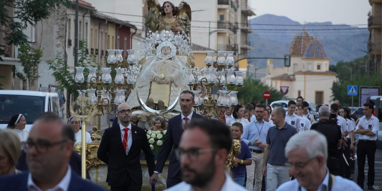 La Patrona inicia su recorrido por las iglesias antes de las fiestas