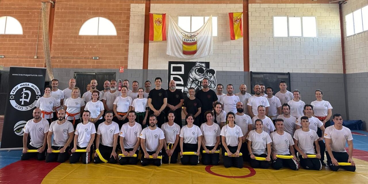 Antonio Guardiola, del Club Lucha Jumilla, se estrena como miembro calificador de la disciplina Krav Maga