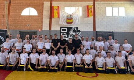 Antonio Guardiola, del Club Lucha Jumilla, se estrena como miembro calificador de la disciplina Krav Maga