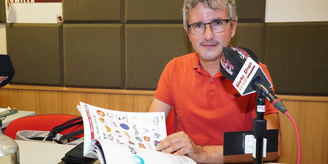 J.J. Melero: “La revista de la Fiesta de la Vendimia es una enciclopedia que cuenta la historia de nuestra fiesta”