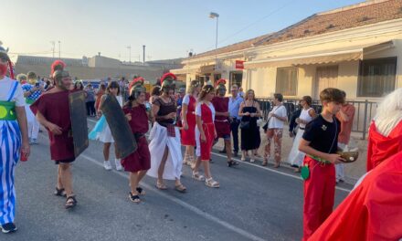 El desfile de carrozas, la misa y la procesión destacan en las fiestas de la Torre del Rico