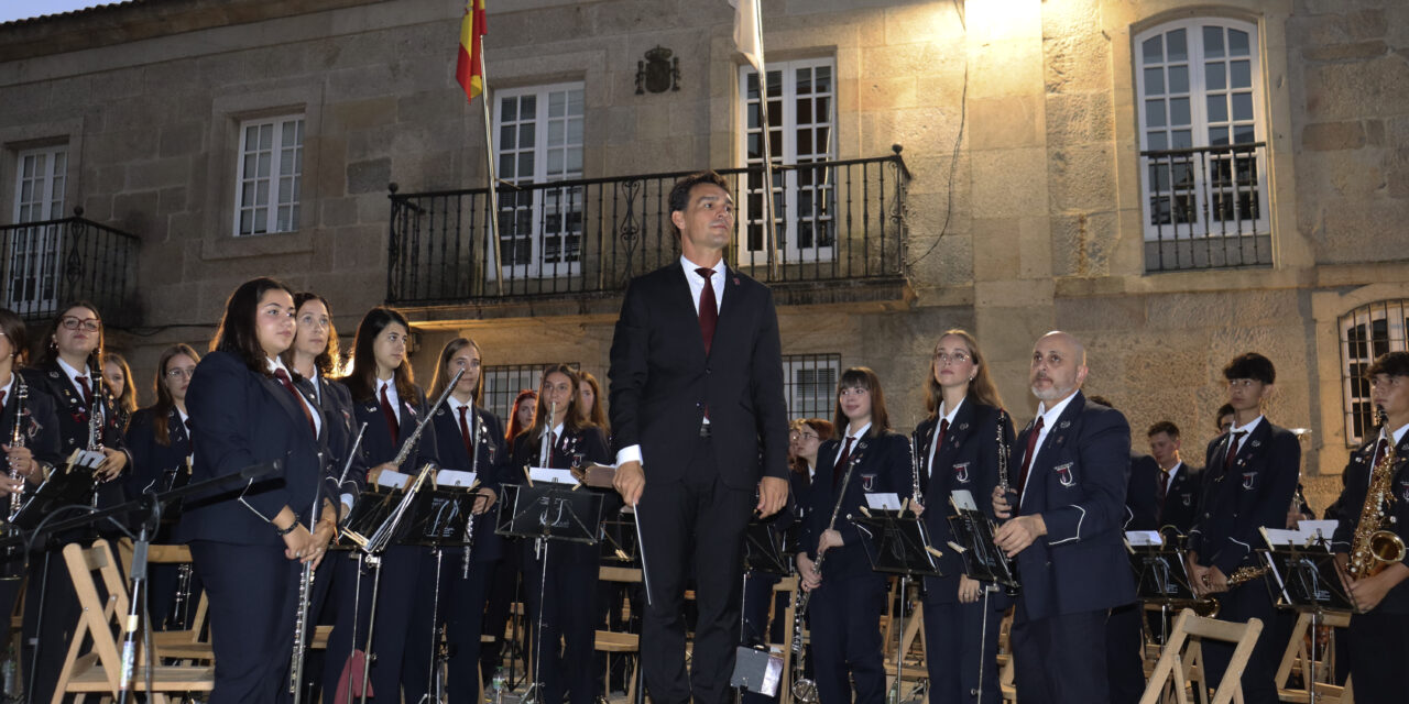 La Asociación Julián Santos, viaja, toca y triunfa, en el festival de Tui