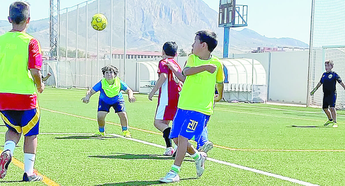 El Fútbol Base Ciudad de Jumilla convoca a los padres de sus jugadores a una reunión informativa