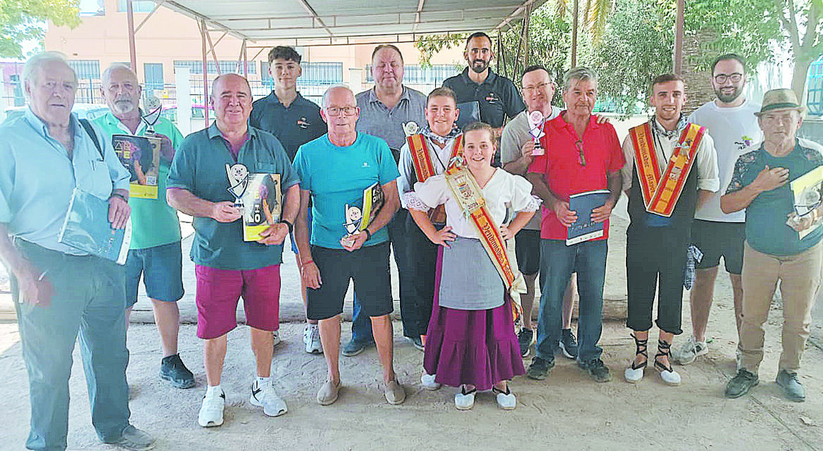 Los ganadores del torneo de petanca hacen pleno de victorias