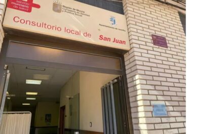 El PSOE sigue denunciando un continuo deterioro de la sanidad pública local y regional