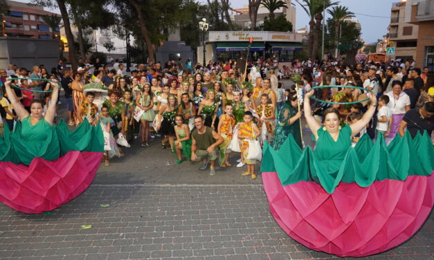 Miles de personas disfrutan de una colorida y animada Cabalgata Infantil