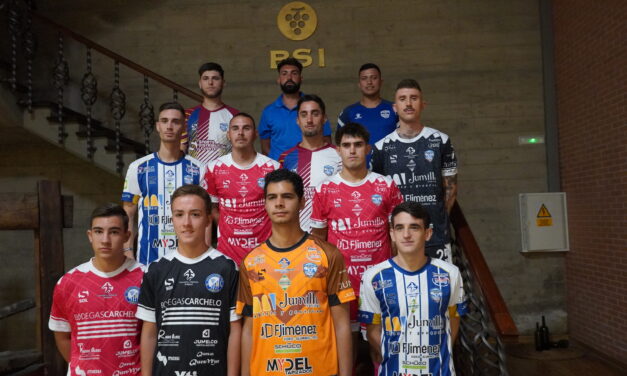 El CFS Jumilla presenta sus nuevas equipaciones y pretende entrar en los playoffs esta nueva temporada