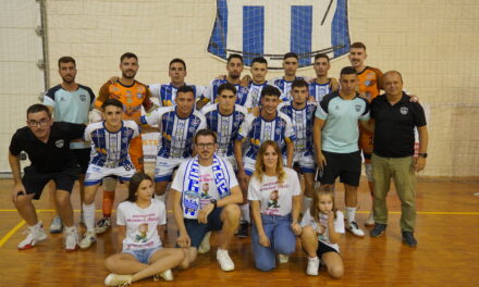 El Jumilla CFS presenta su plantilla en un partido solidario contra El Pozo Murcia B