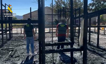 La Guardia Civil esclarece el incendio del parque infantil de Ronda Poniente. Se investiga a un menor, y se identifica a otro que es inimputable.