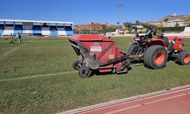 Jardines realiza trabajos de adecuación y resiembra del campo Uva Monastell