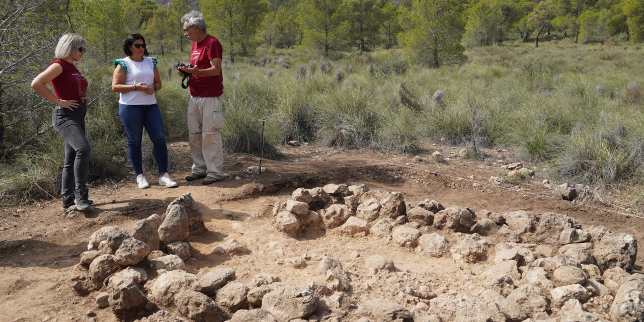 Descubren una tumba con ajuar tartésico en la necrópolis del Collado y Pinar de Santa Ana