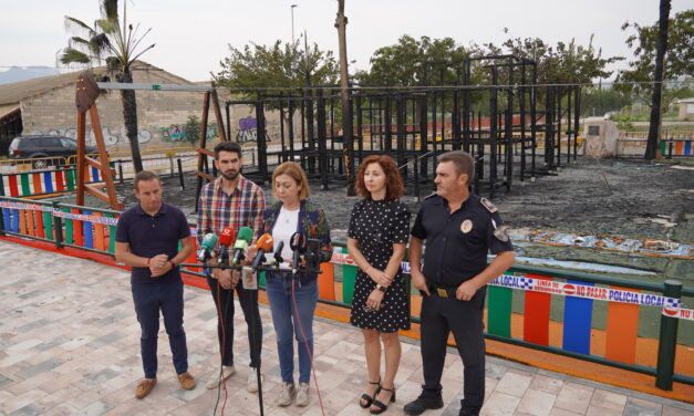 La alcaldesa cuantifica en 300.000 euros los daños del incendio del parque de Ronda Poniente