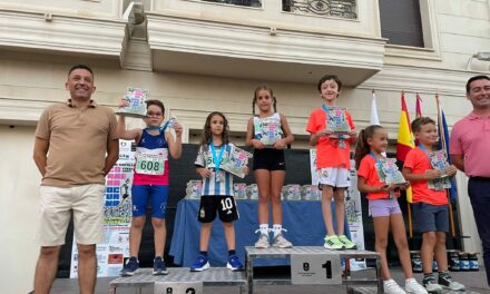 Lucía Carcelén gana la Carrera Nocturna de Las Torres de Cotillas