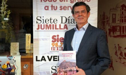 Martín Ortega Carcelén ‘sorprende’ con un libro sobre “Gastronomía de Jumilla”