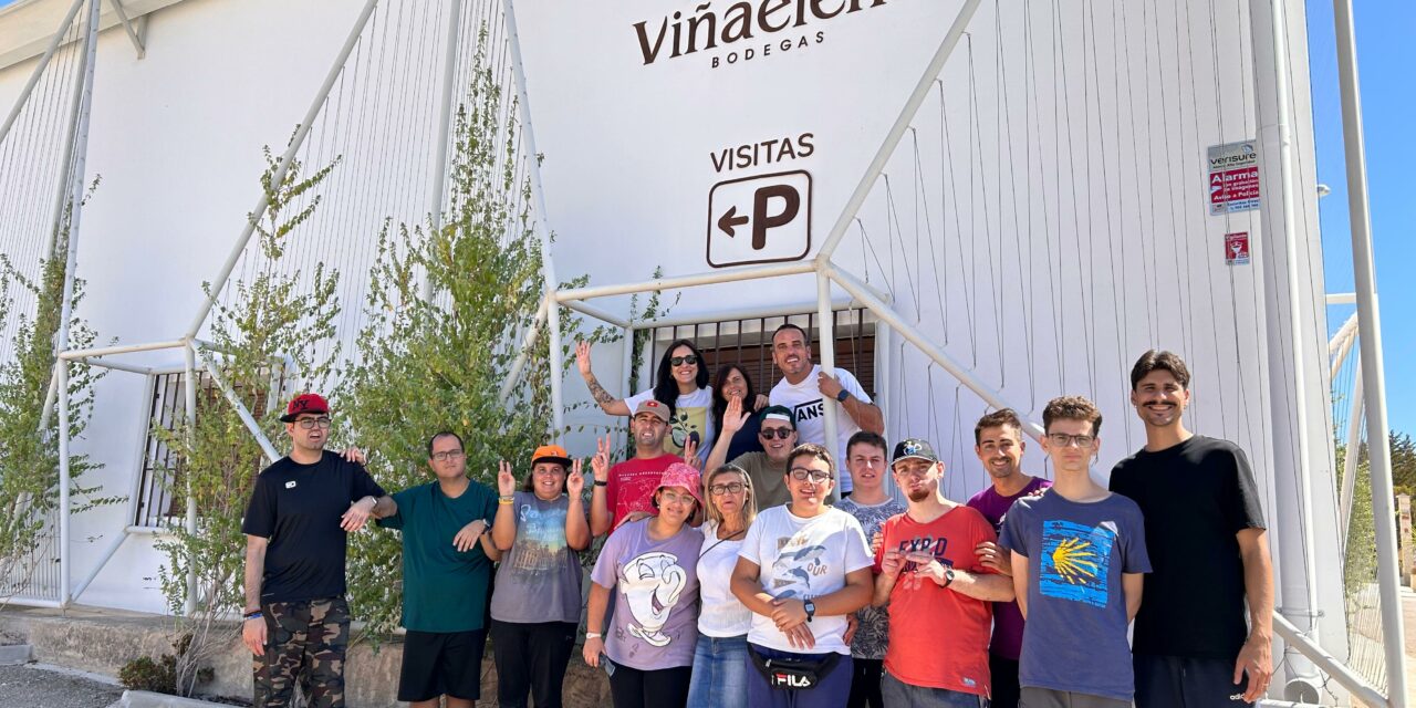 Jóvenes con autismo de Astrade elaboran el vino solidario Talentismo, en bodegas Viña Elena