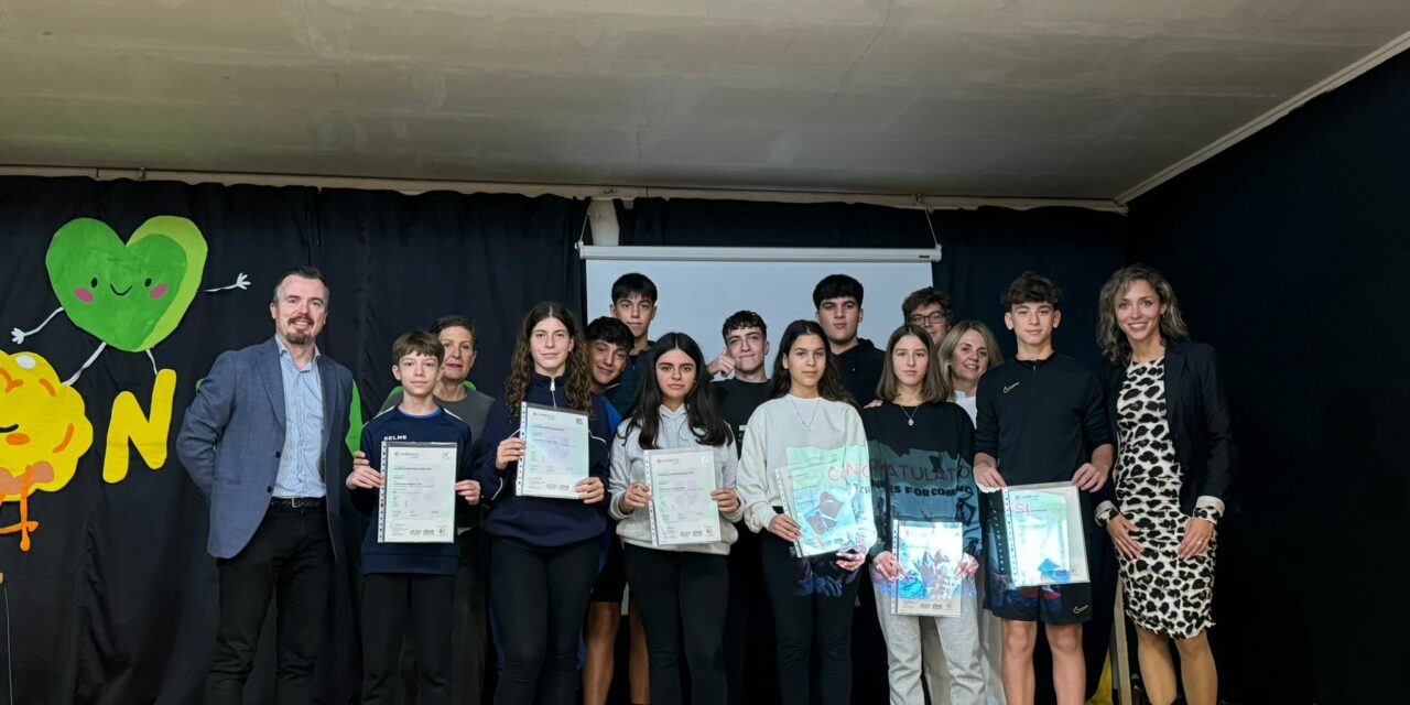 El colegio Santa Ana entrega los certificados Cambridge 2024 a 35 alumnos