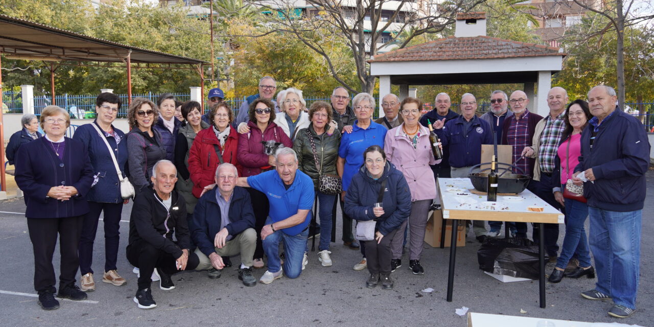 Con baile, deporte y gachamiga, el Centro de Personas Mayores termina este mes