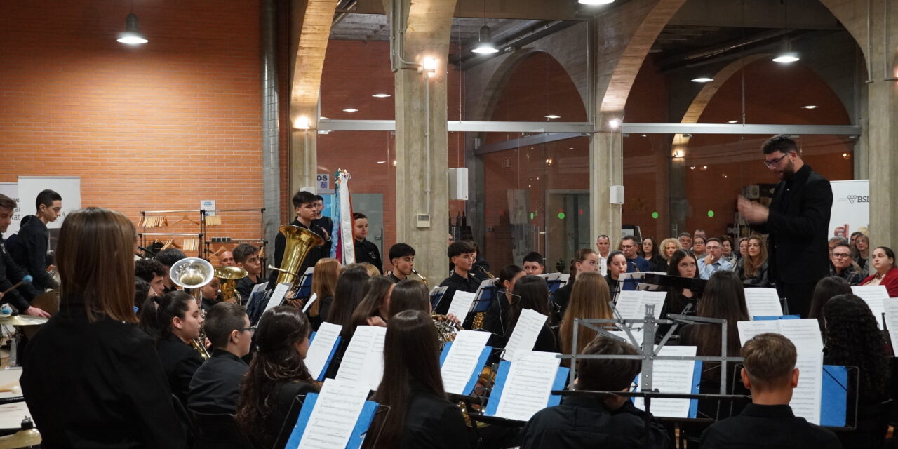 Pedro Bas dirige “Ecos de leyendas” con la banda juvenil Julián Santos