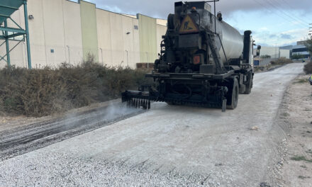 Agricultura continúa con el arreglo y asfaltado de caminos rurales