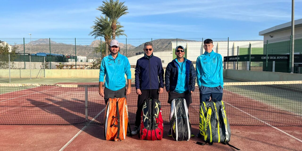 El Club de Tenis de Jumilla se impone al Villa de Fortuna, en una “reñida victoria”