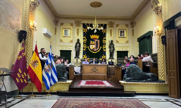 El Ayuntamiento da el visto bueno a la “mayor rebaja de impuestos de la historia democrática”