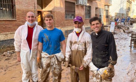 Casi 18.000 kilos de alimentos y productos llegan desde Jumilla a los pueblos valencianos