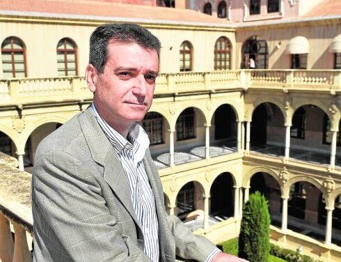 Luis Alberto Gálvez: «“Todo lo que crea un sentimiento constitucional en nuestro país tiene un valor muy importante”