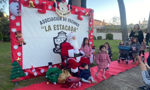 La Navidad llegó a La Estacada y recibió la visita de Papá Noel