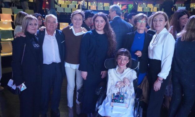 Eva López Abellán ha sido reconocida con el Premio Discapacidad en pro de la inclusión