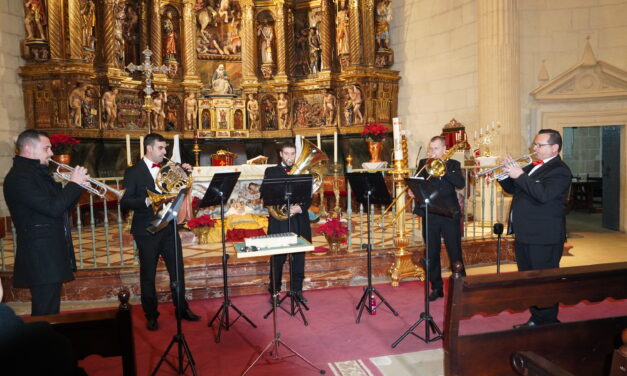 El Santo Costado realiza su concierto de Navidad con Jumilla Brass Quintet