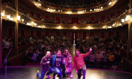 Los monologuistas Ninonainos más solidarios abarrotaron el Teatro Vico