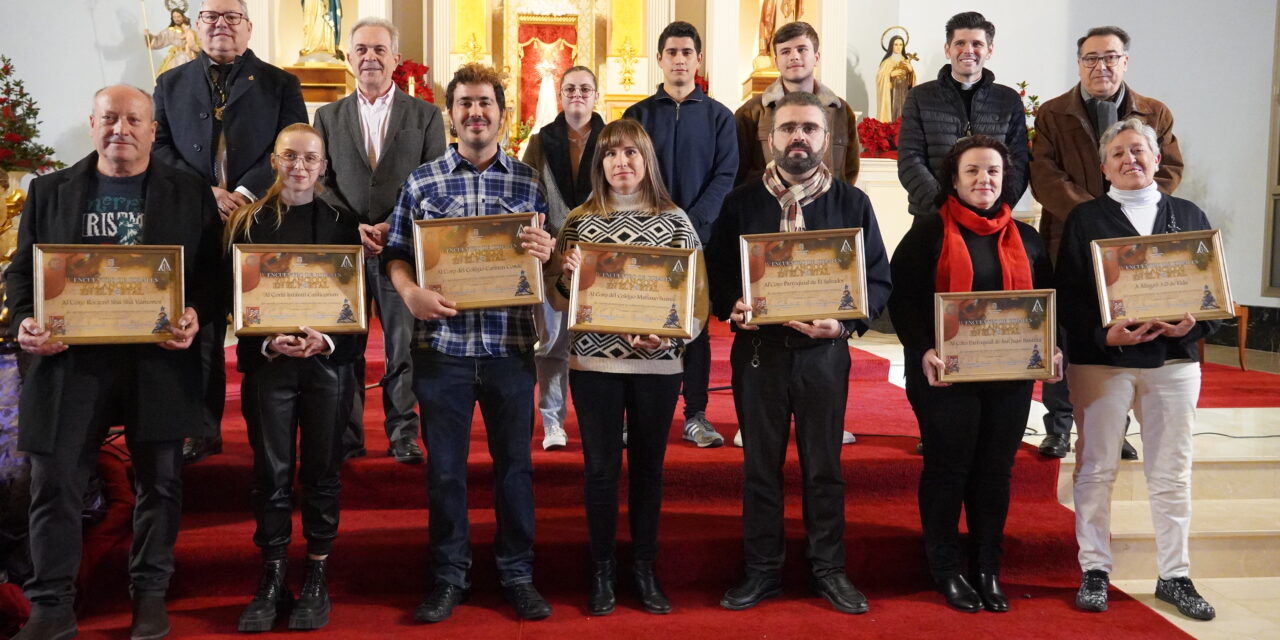 El Rollo celebra la Navidad con los niños y con villancicos