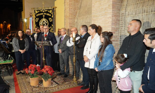 El Rollo ilumina la Navidad con música y peticiones de solidaridad