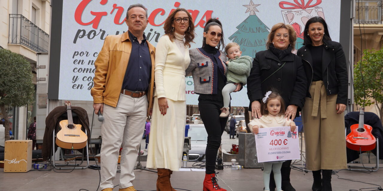 Coloma Floristas y La Jamonería, mejor escaparate y árbol navideños