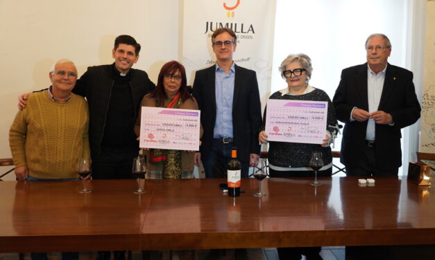 Cáritas Jumilla y Hellín reciben 9.000 euros de la DOP Jumilla en su cheque solidario