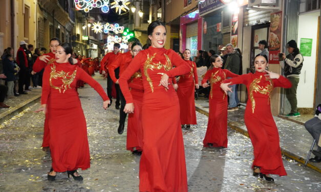 La Cabalgata de los Reyes Magos desfiló por Jumilla al ritmo que marcaron las academias de baile