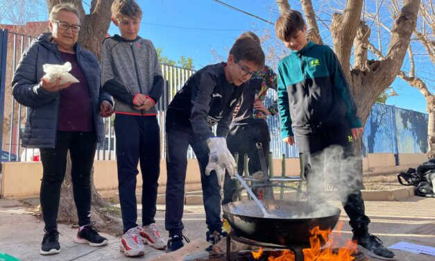 El Arzobispo Lozano celebra Santo Tomás de Aquino con gachamigas, corro espartero, deporte y juegos