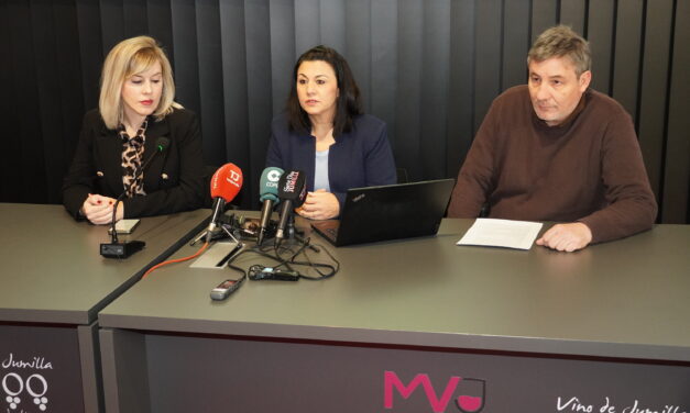 Importantes exposiciones, comedia y teatro infantil destacan en la agenda cultural
