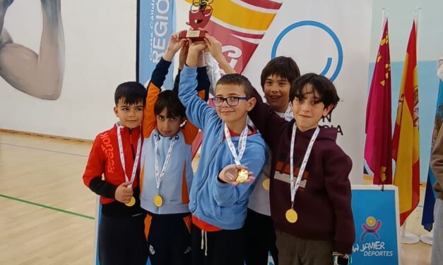 El Príncipe Felipe es campeón regional de ajedrez en la fase regional de Deporte Escolar en categoría alevín