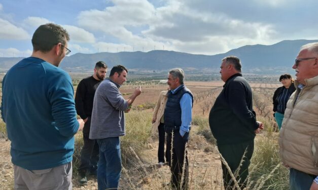 “Esto ya es el desierto, sin lluvias y sin regadío miles de hectáreas se secan, y da pena verlo”