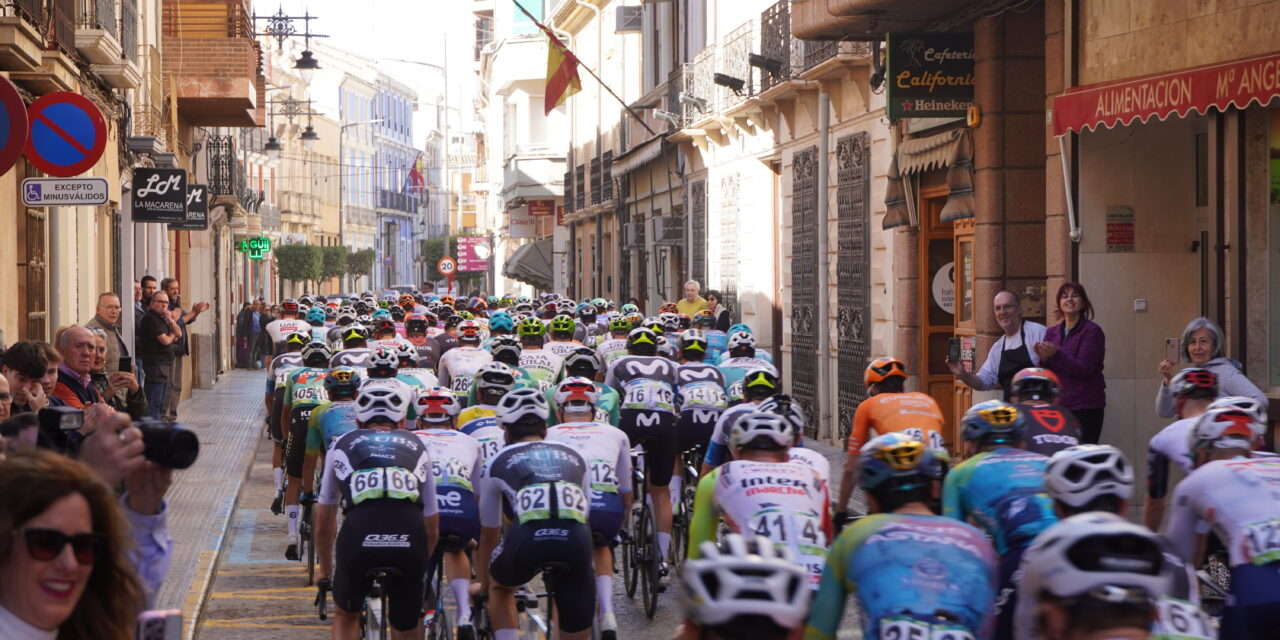 Jumilla, capital del ciclismo por un día con la organización de la salida de la Vuelta a Murcia