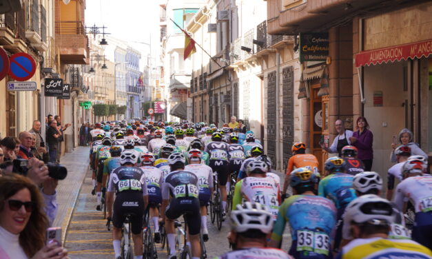 Jumilla, capital del ciclismo por un día con la organización de la salida de la Vuelta a Murcia