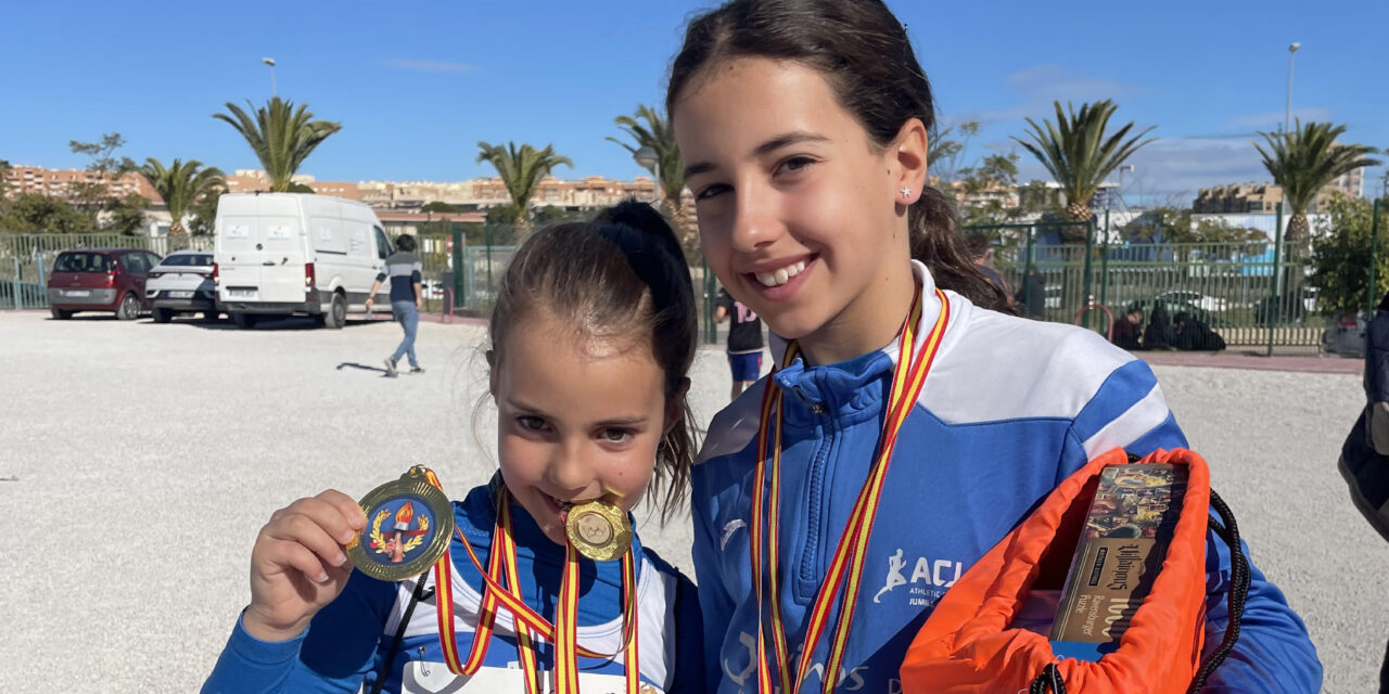 Las hermanas Carcelén, vencedoras de la décima Carrera Solidaria de los Salesianos de Alicante