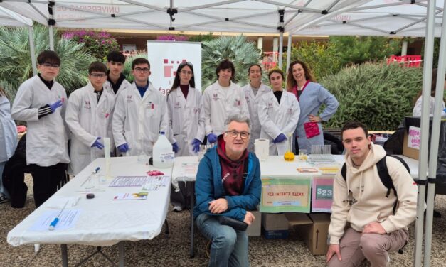 Alumnos del IES Infanta Elena participan en la feria de química de MasterChem