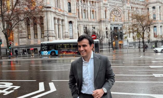 Pedro J. Fernández presenta el sábado el libro de Semana Santa 2025