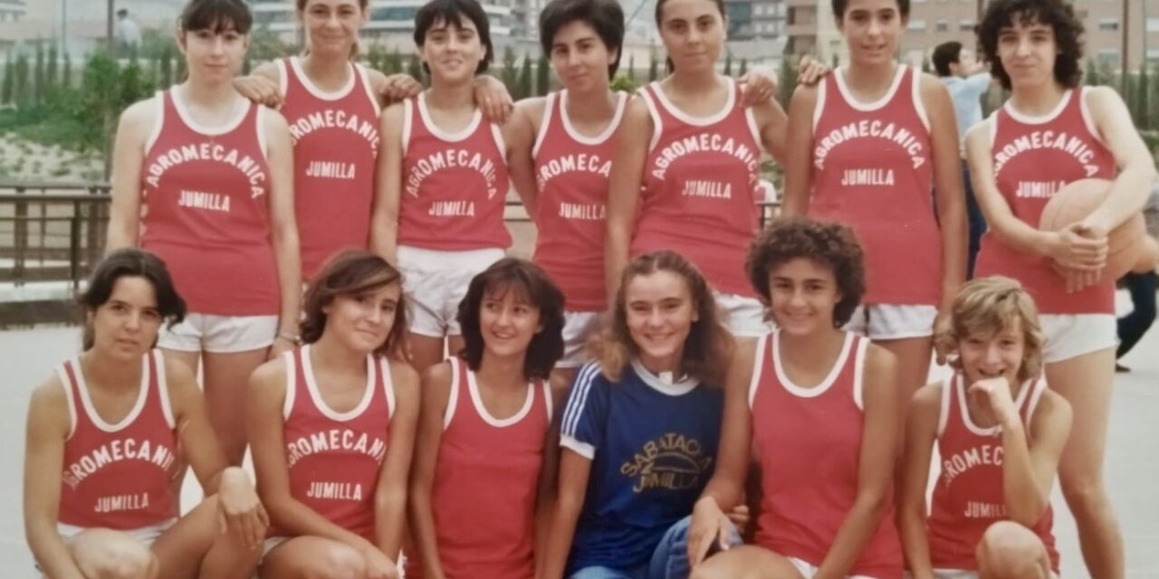 El balonmano del IES Arzobispo Lozano: pioneras del deporte femenino en Jumilla