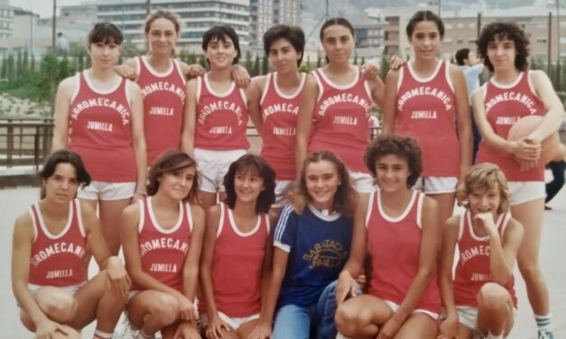 El balonmano del IES Arzobispo Lozano: pioneras del deporte femenino en Jumilla