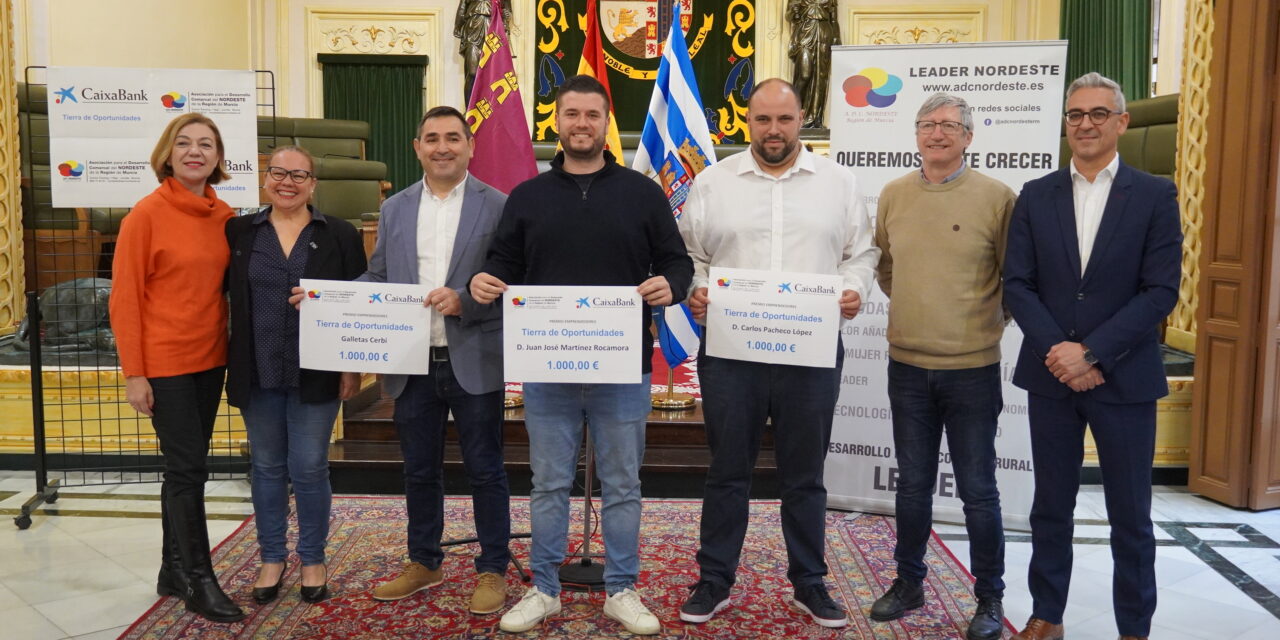 Tres emprendedores rurales reciben ayudas de la Asociación  del Nordeste y CaixaBank