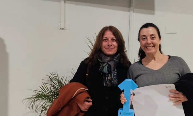 María Esperanza Gil Jiménez recibe Premio Extraordinario de Educación Secundaria para Personas Adultas