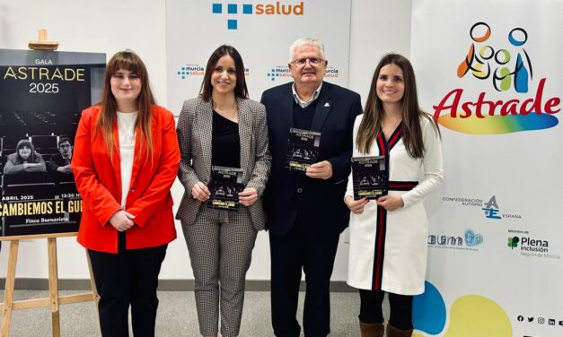 Astrade premia la labor del Grupo Siete Días por su compromiso con el autismo